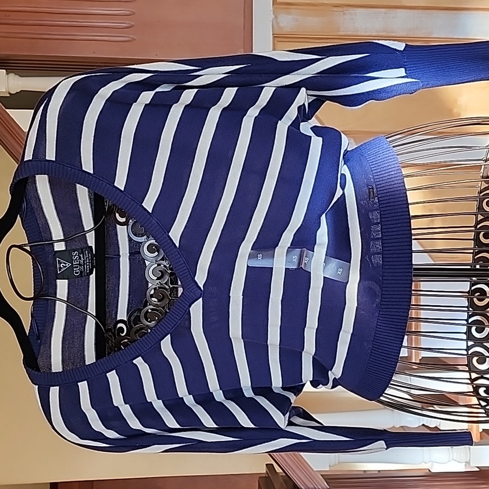 NWT Guess V-neck stripped short sweater white navy blue XS size